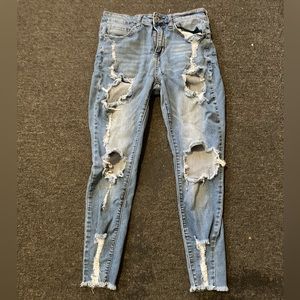 Ultra-distressed Skinny Jeans